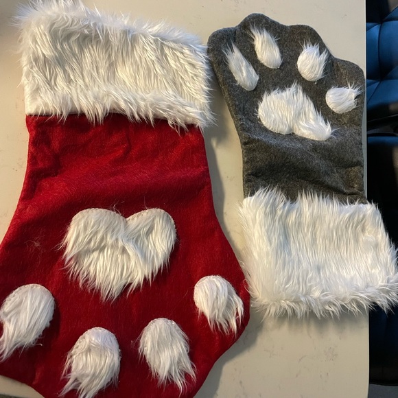 Set of holiday pet paw stockings - Picture 1 of 6